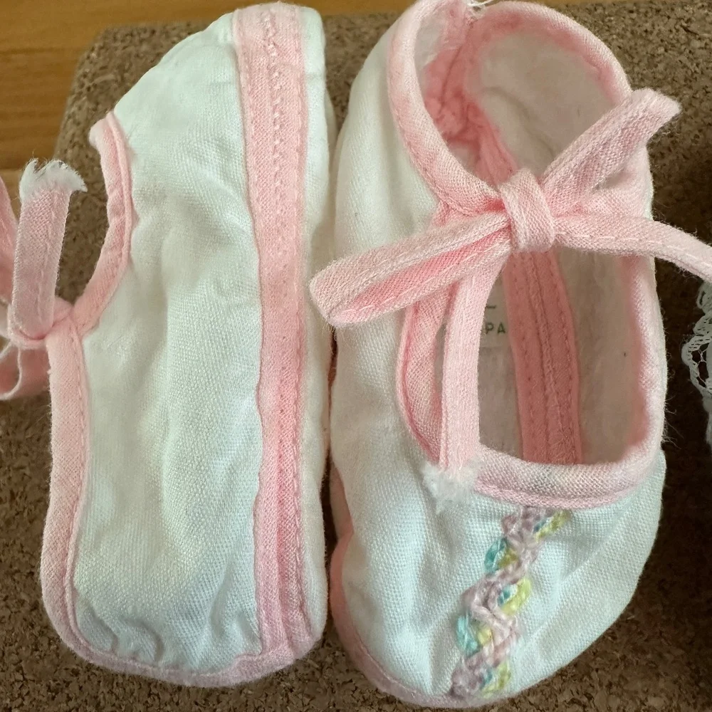 Vintage Infant Cloth Crib Shoes For Girls Made in Japan, Hong Kong